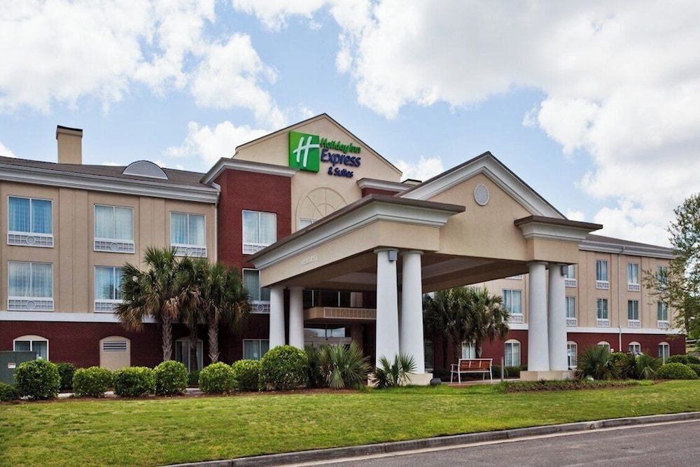 Holiday Inn Express Suites Dublin 3/34
