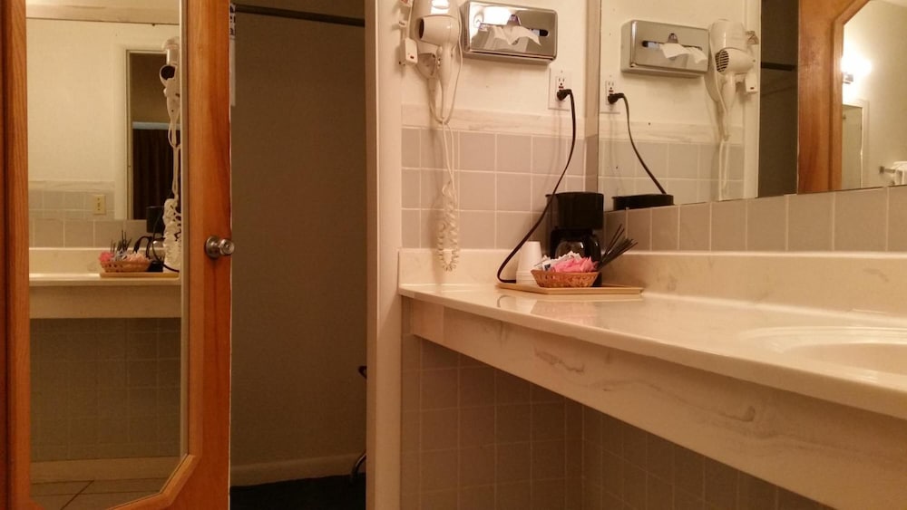 Americas Best Value Inn Liberal 5/30