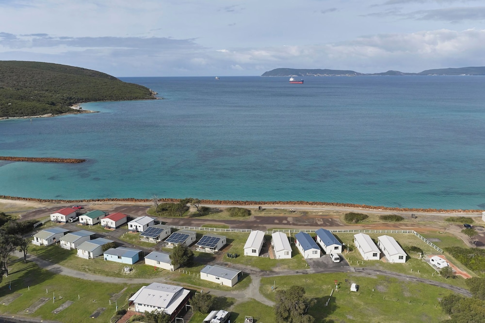 Acclaim Rose Gardens Beachside Holiday Park 41/50