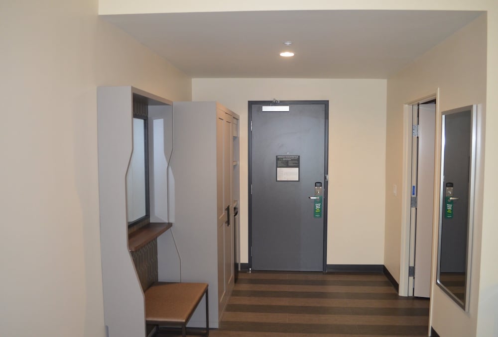 Holiday Inn Nw Houston Beltway 8 16/48