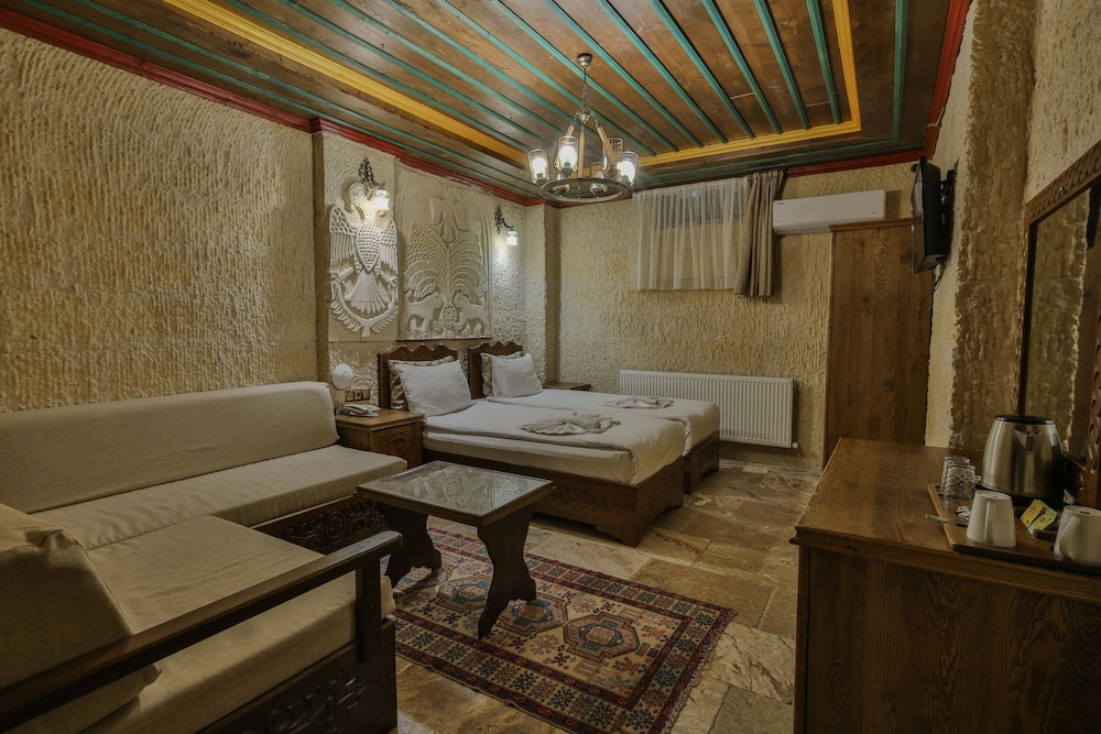 Feel Cappadocia Stone House 17/50