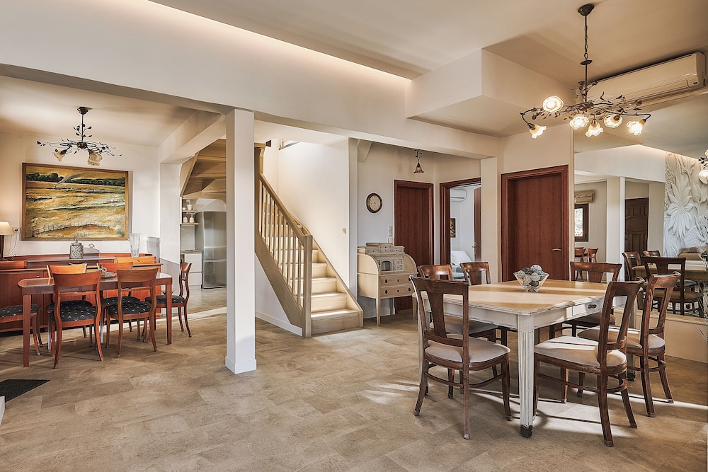 Keramos Villa And Apartments 32/45