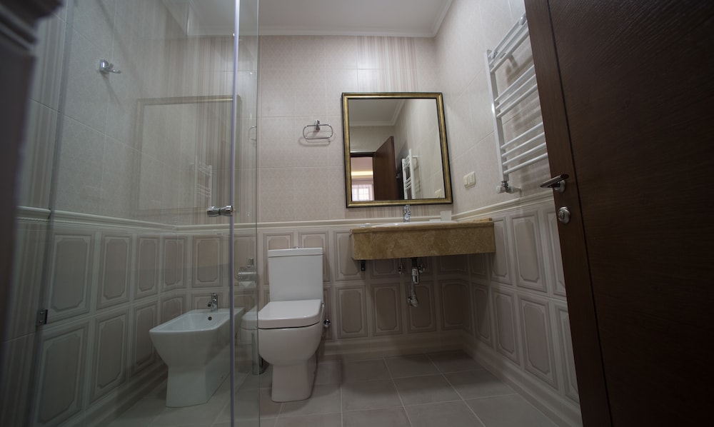 Boulevard Hotel 38/41