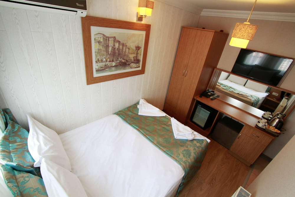 Agora Boutique Hotel & Bistro 5/50