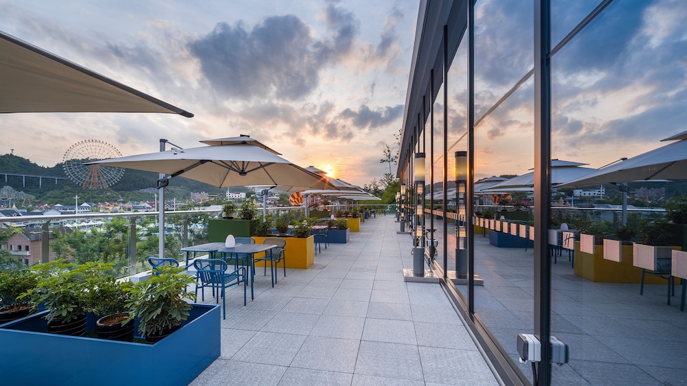 HOLIDAY INN Tongren Wanshan 42/48