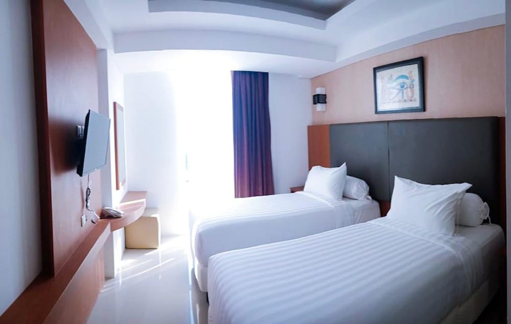 The Azana Hotel Airport Semarang 9/37