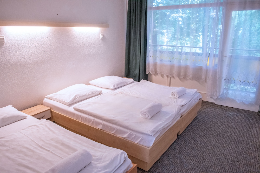 Ce Napfény Hotel 11/41