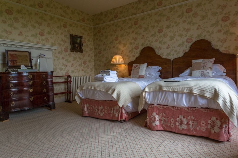 Aylworth Manor 8/50