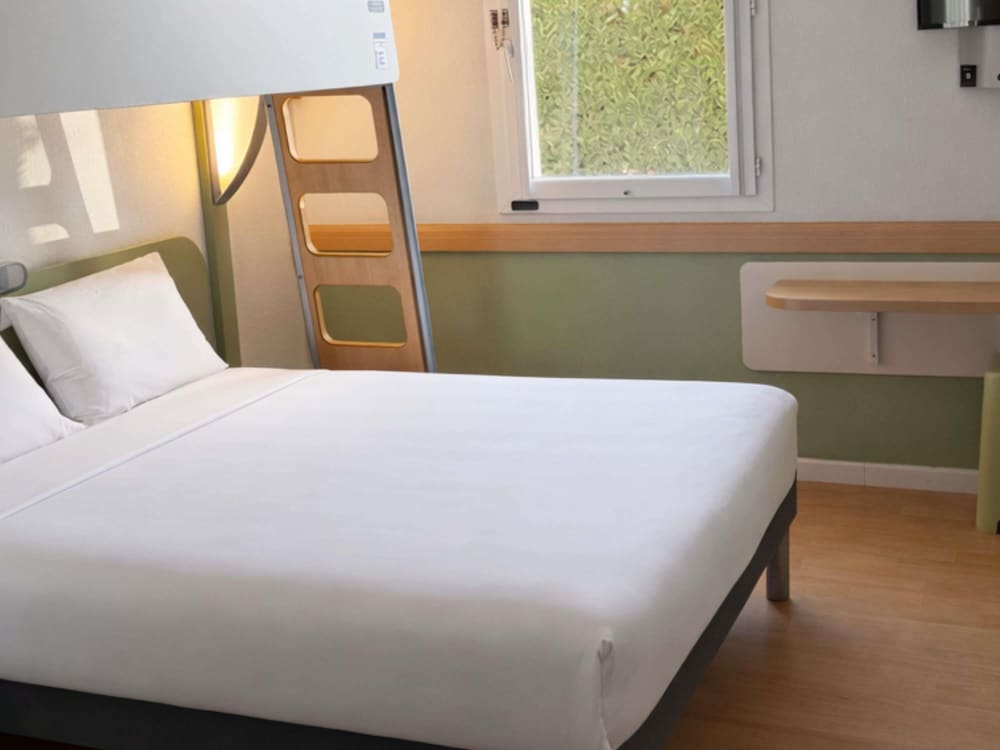 IBIS BUDGET ISSOIRE 16/49
