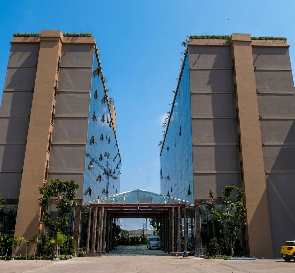 Elegant Bangkok Hotel 44/50