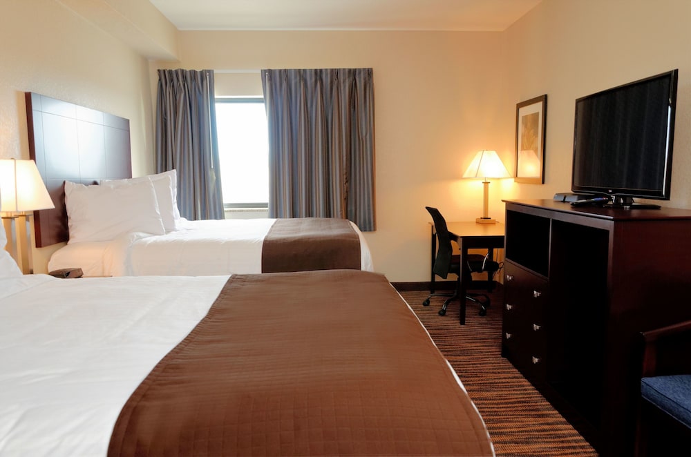 Boulders Inn Amp Suites Oak Ridge 25/50