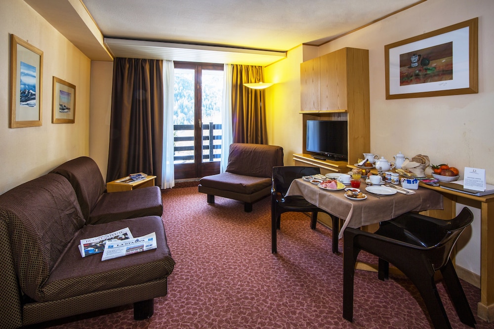 Hotel Les Jumeaux Courmayeur 12/30