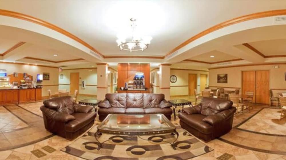 Holiday Inn Express Forest City 41/45