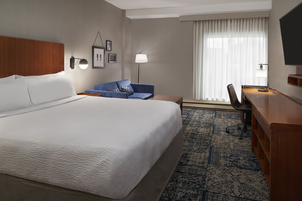 DELUXE, KING BED, SOFA