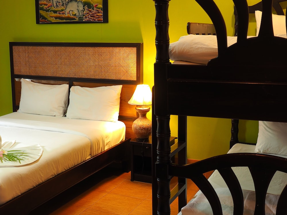 FAMILY, BUNGALOW, BUNK BEDS