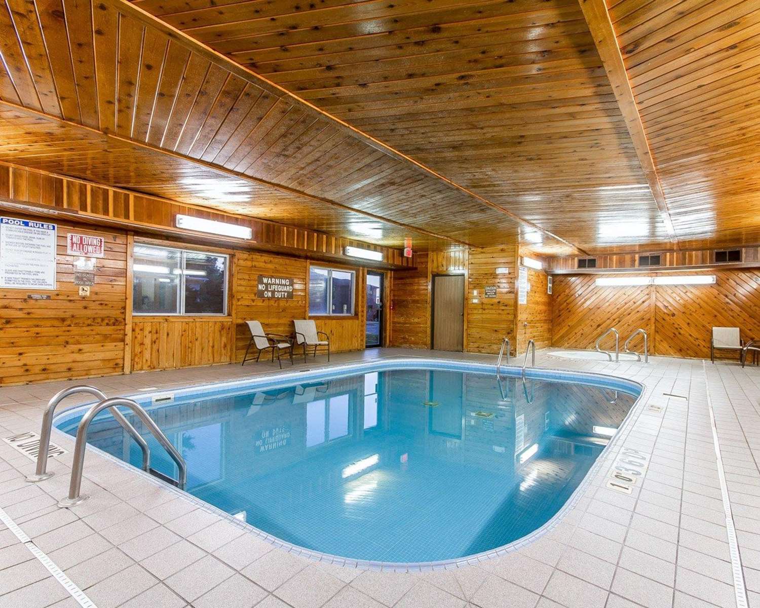 Quality Inn & Suites Eau Claire University Area 19/27
