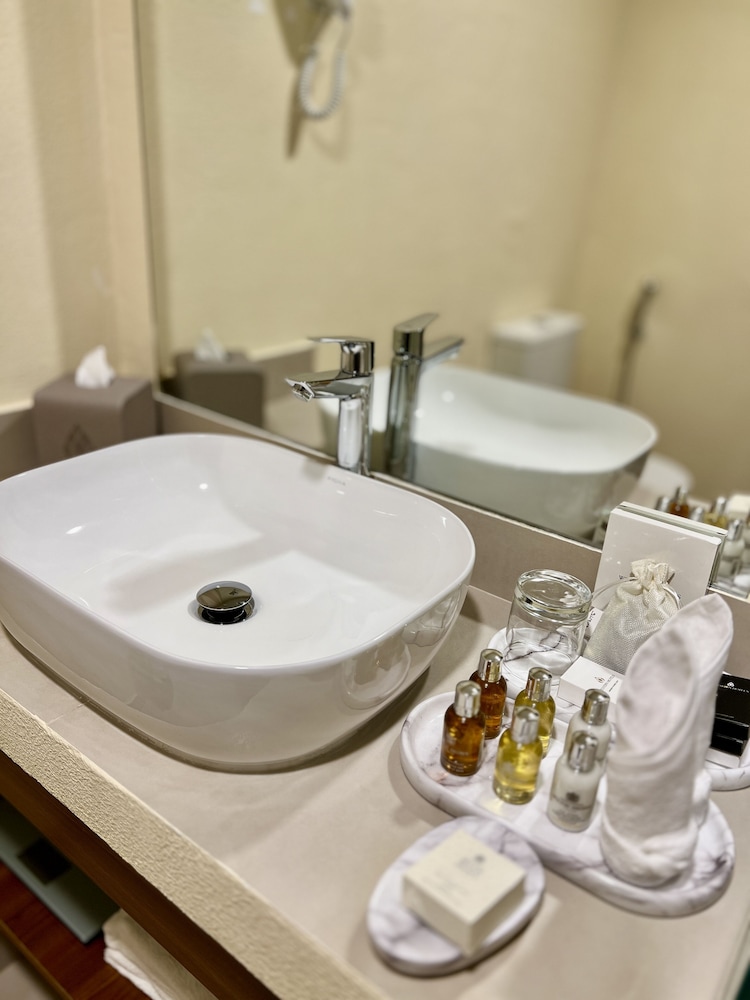 Western Hotel Liwa 50/50