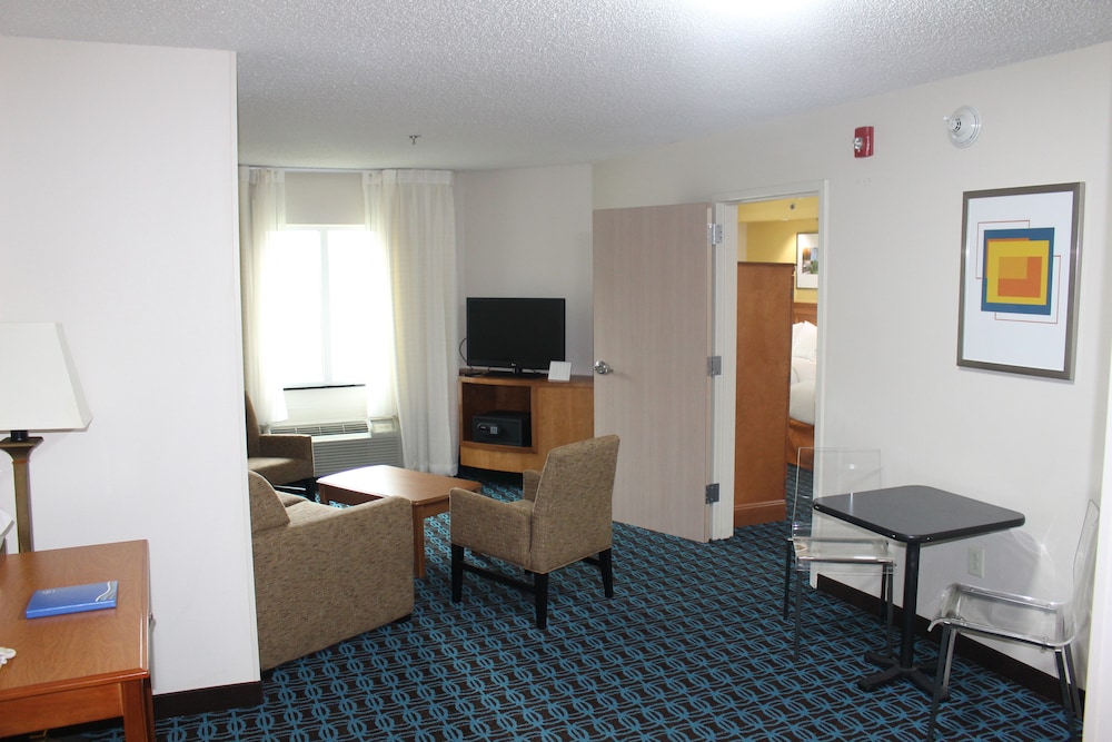 Fairfield Inn Suites Kansas City Liberty 25/40