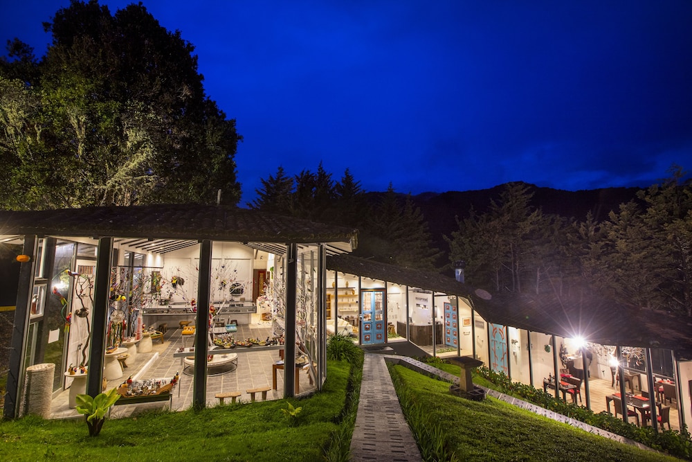 Dantica Cloud Forest Lodge 5/50