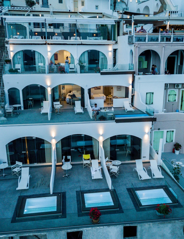 Kratiras View Luxury Suites 1/50