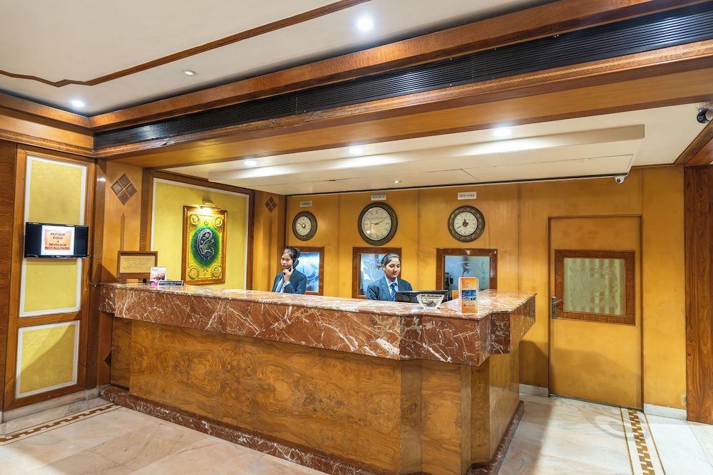 Hotel Mayura 3/50