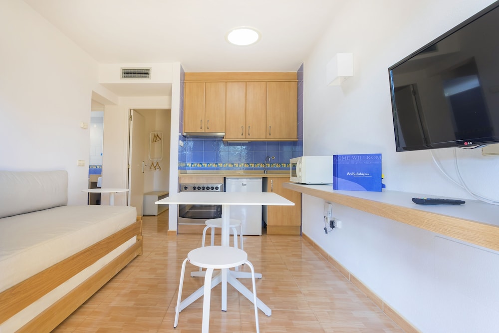 Apartamentos Ses Eufabietes 32/50