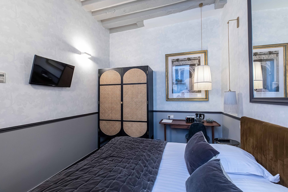 Dauphine Saint Germain Hotel 17/70