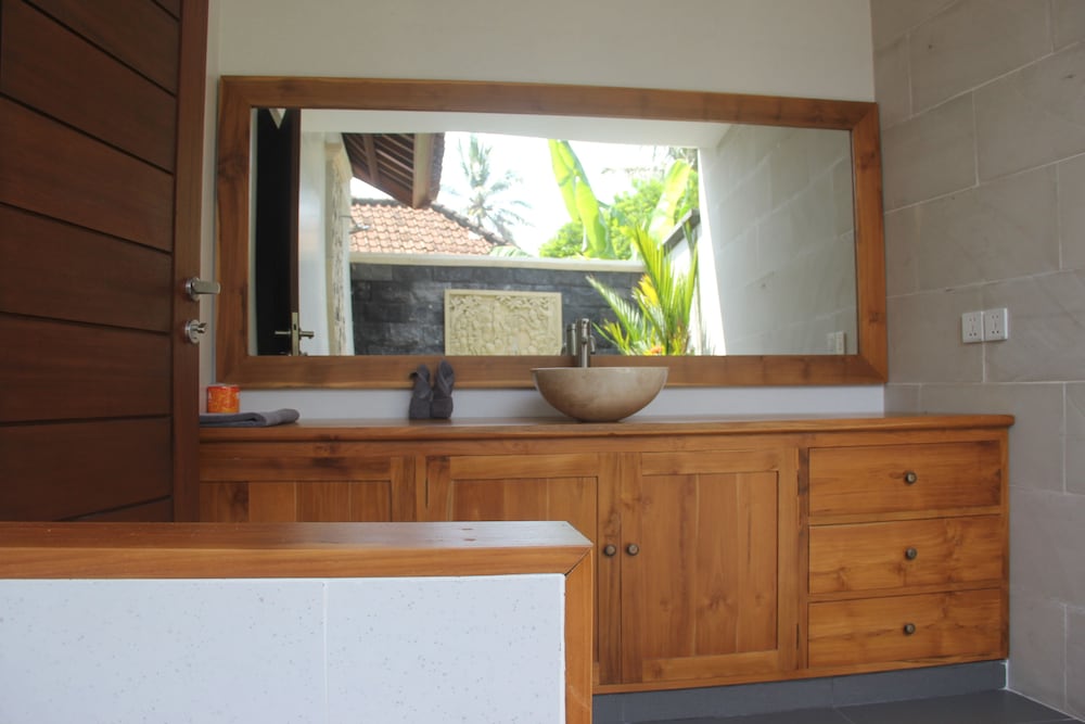 Balisanti Bungalows 6/50