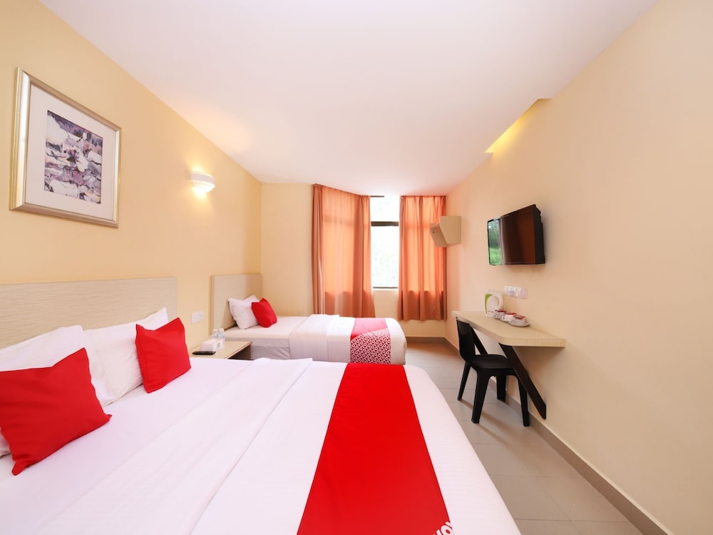 OYO 635 Seven Days Hotel 8/23
