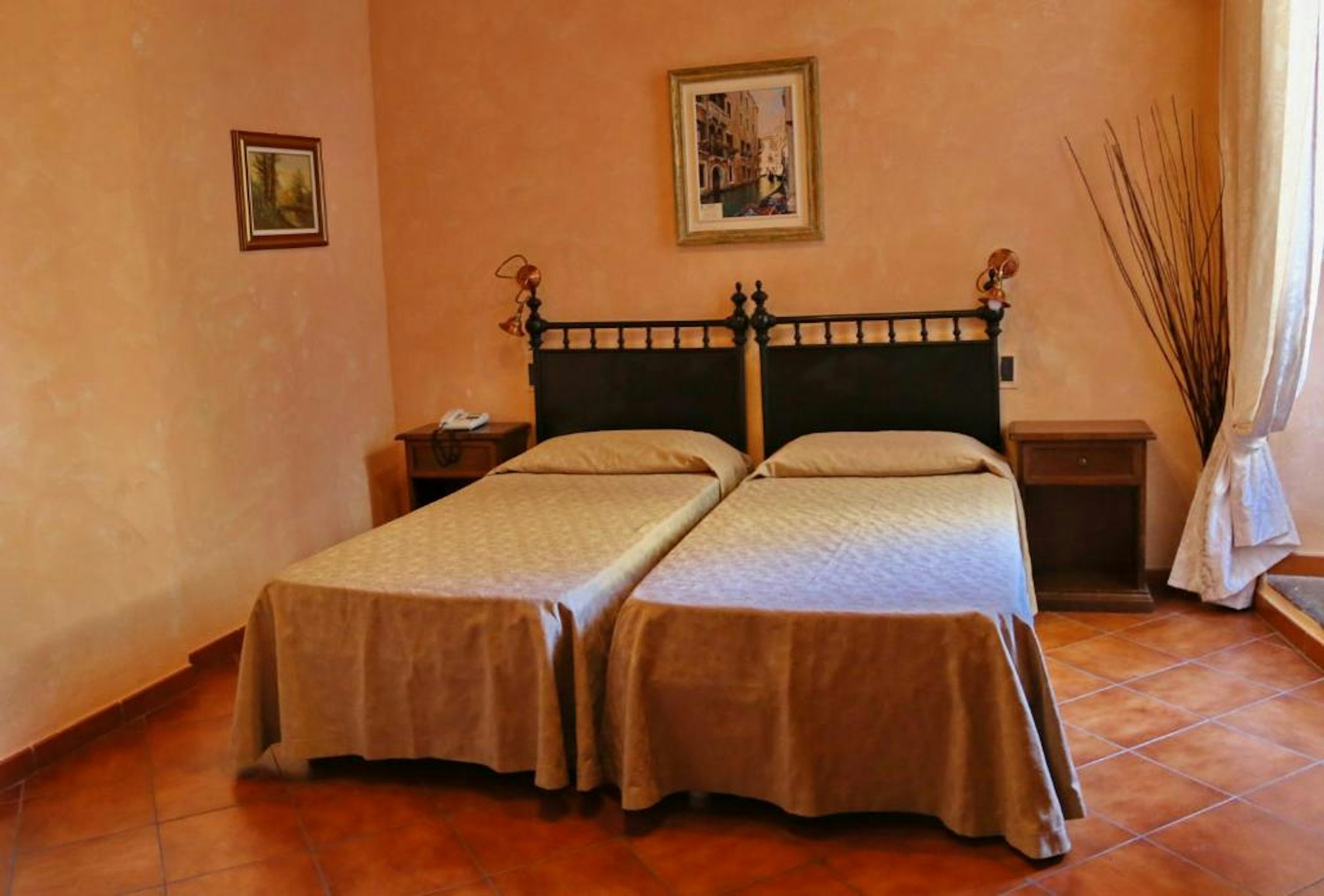 Italia Hotel 11/33