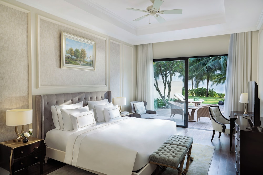 3 BEDROOMS, VILLA, LAKE VIEW, PRIVATE POOL