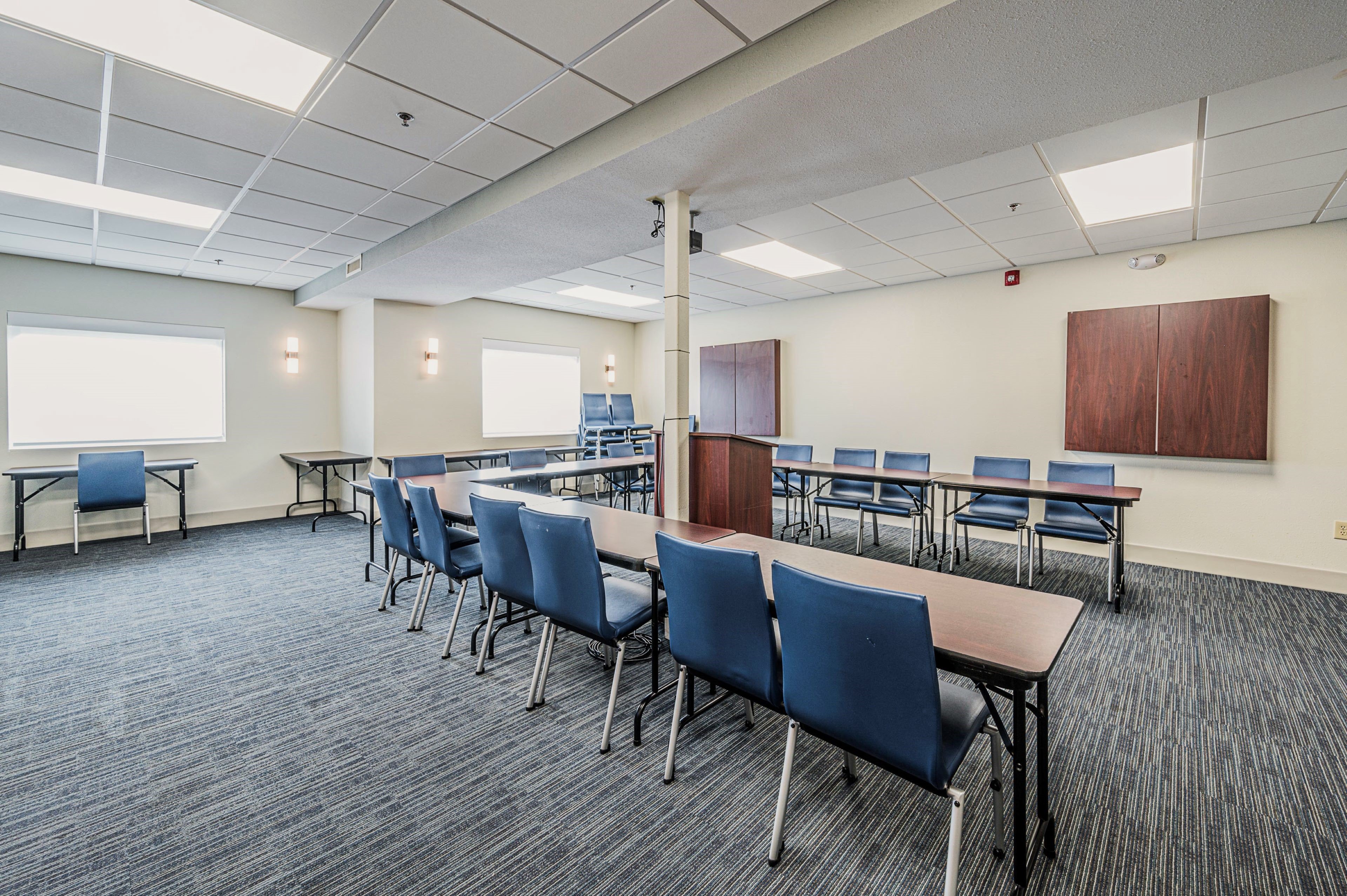 Holiday Inn Express Hotel Suites Franklin 59/61