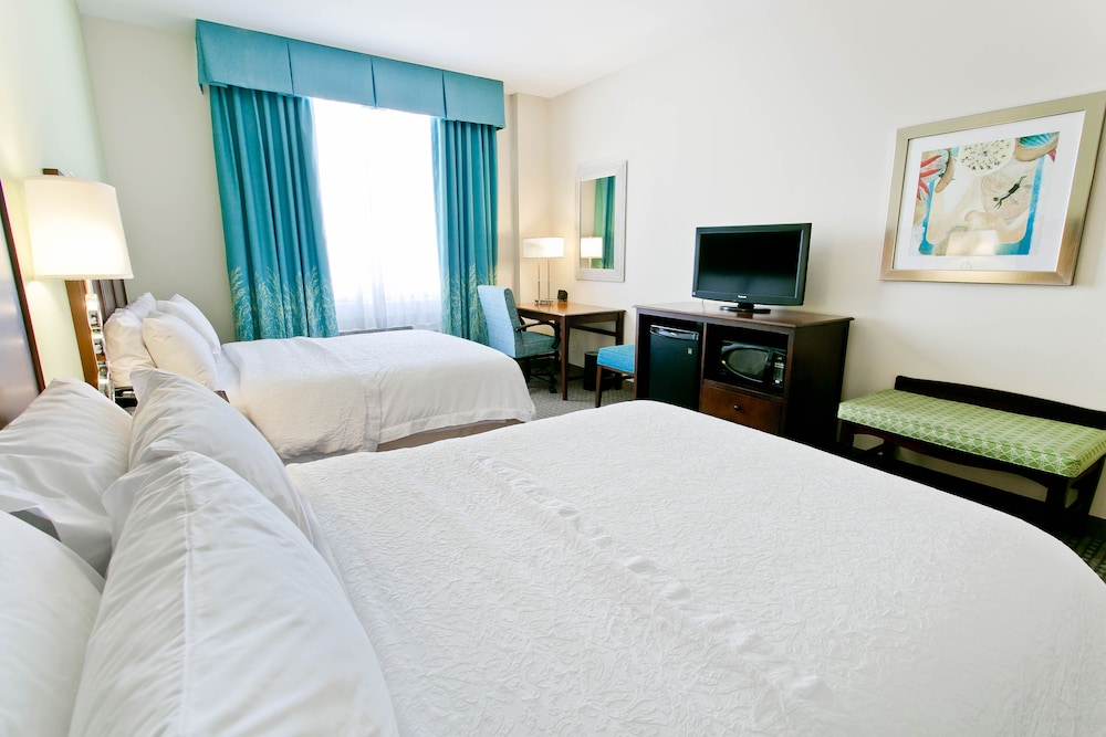Hampton Inn Suites Orange Beach Gulf Front 22/76