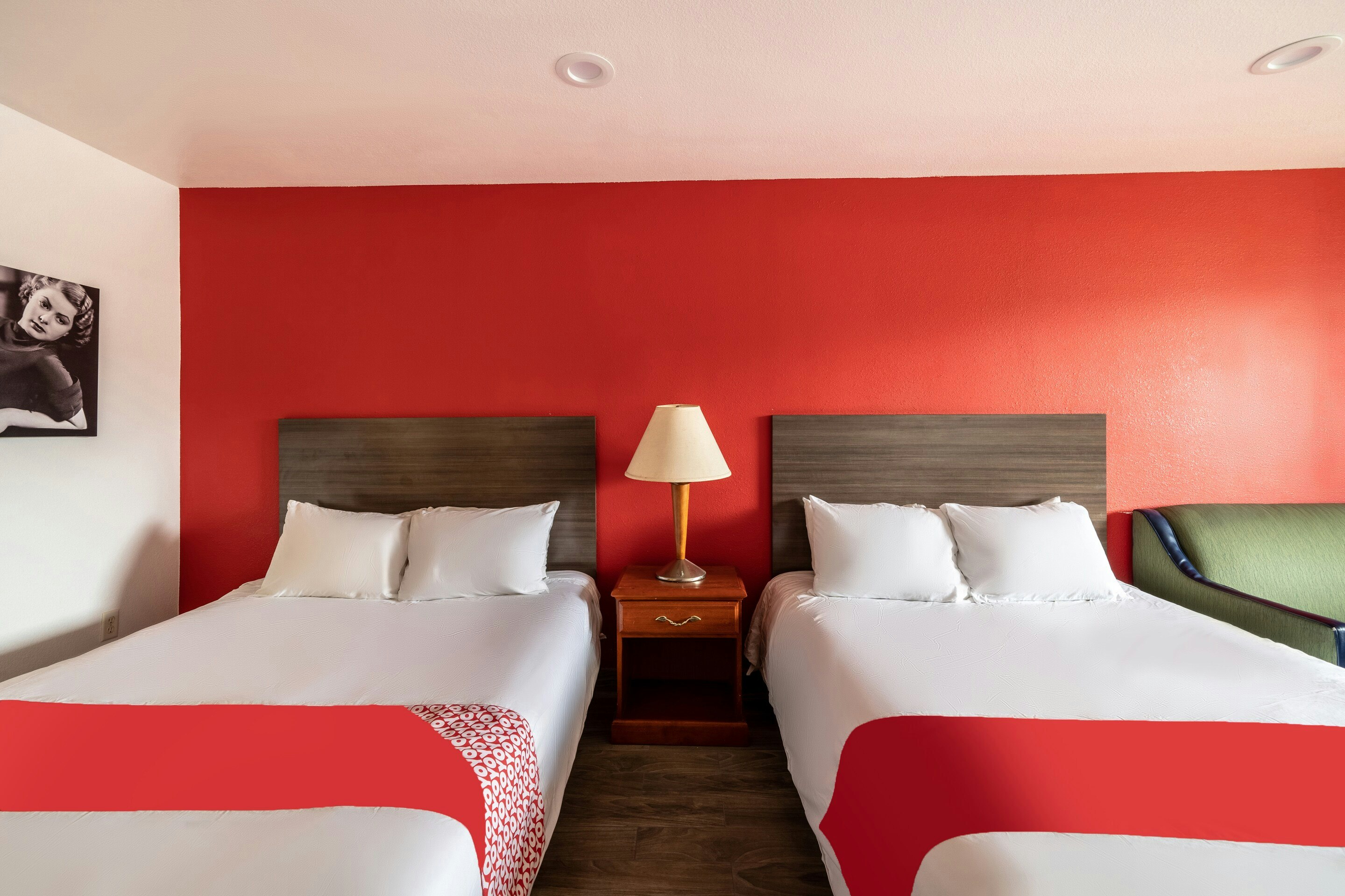 ROOM, 2 QUEEN BEDS, SOFA