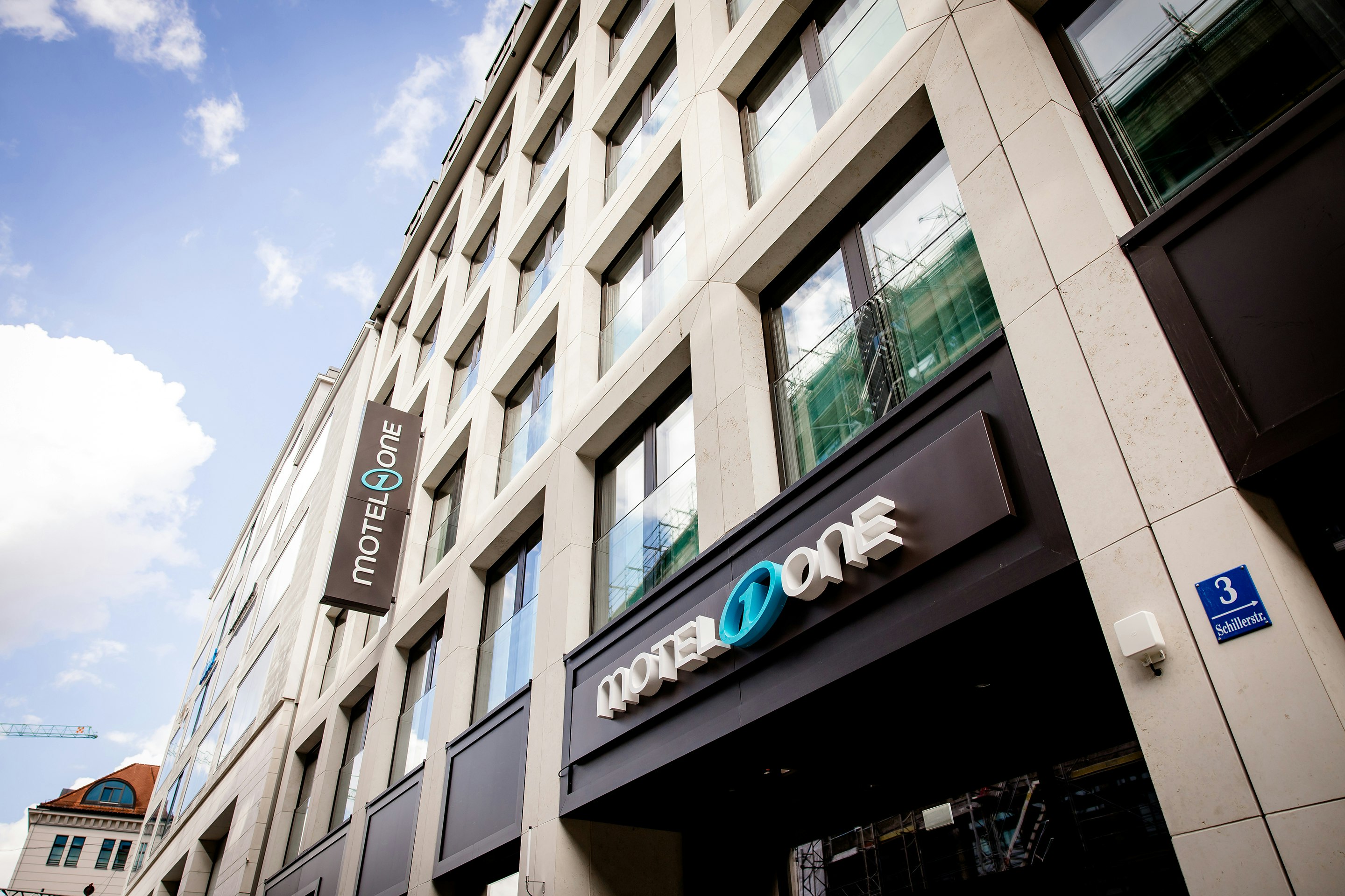 Motel One Munchen Hauptbahnhof 1/23