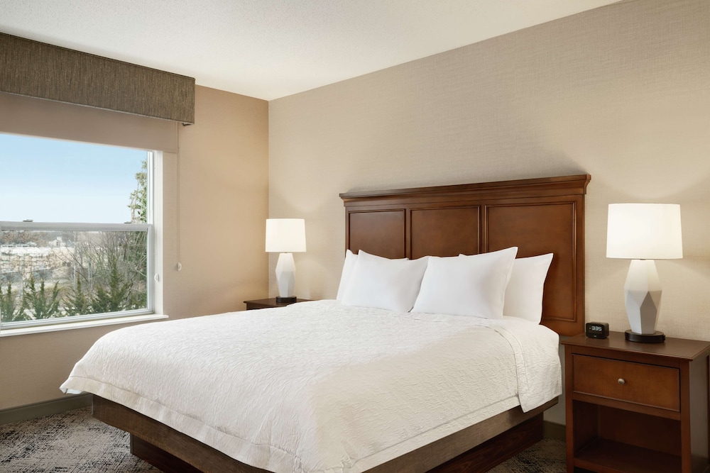 Hampton Inn Suites Exeter 23/52