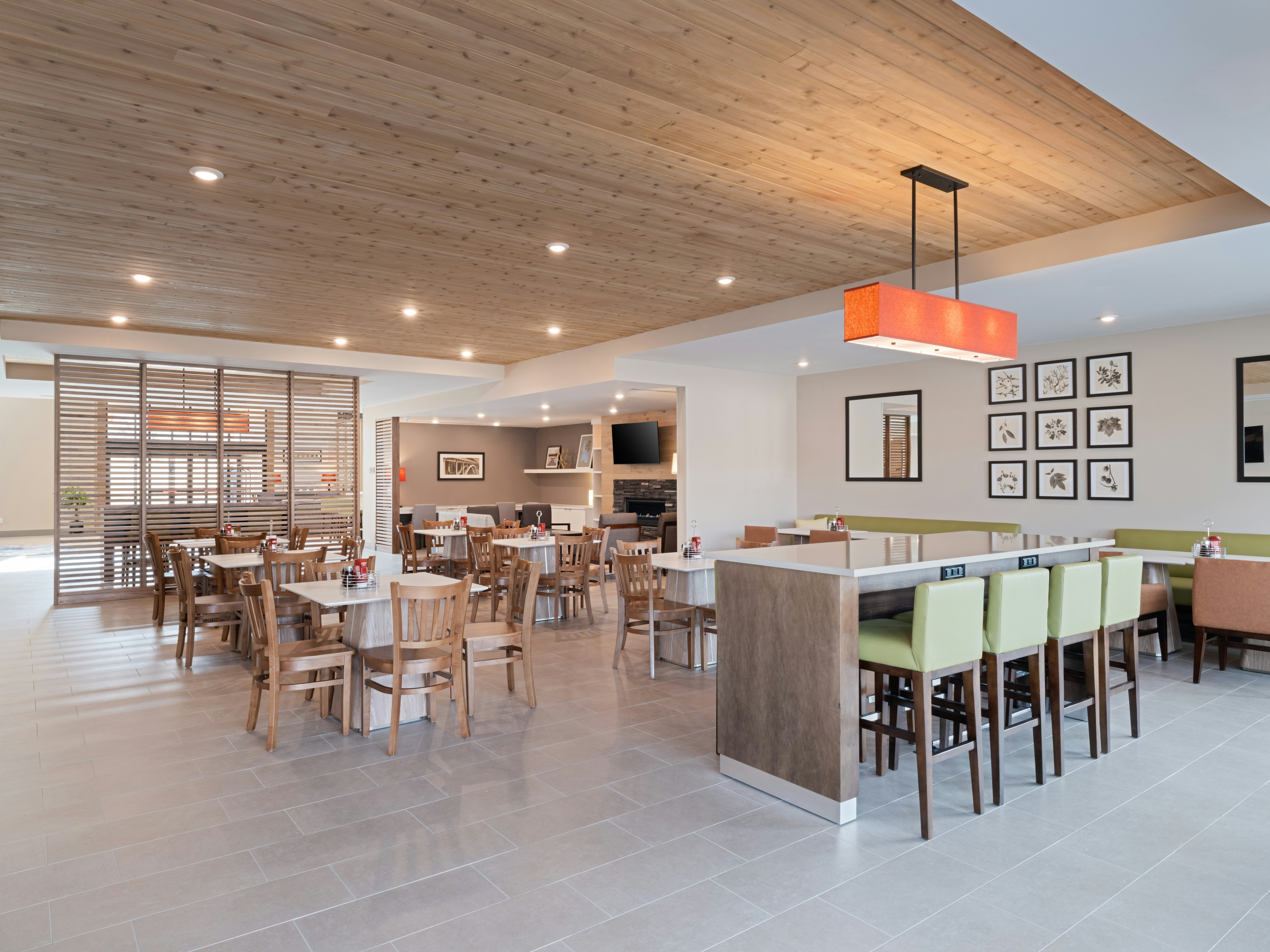 Country Inn & Suites by Radisson, near Arches National Park, Moab, UT 23/39
