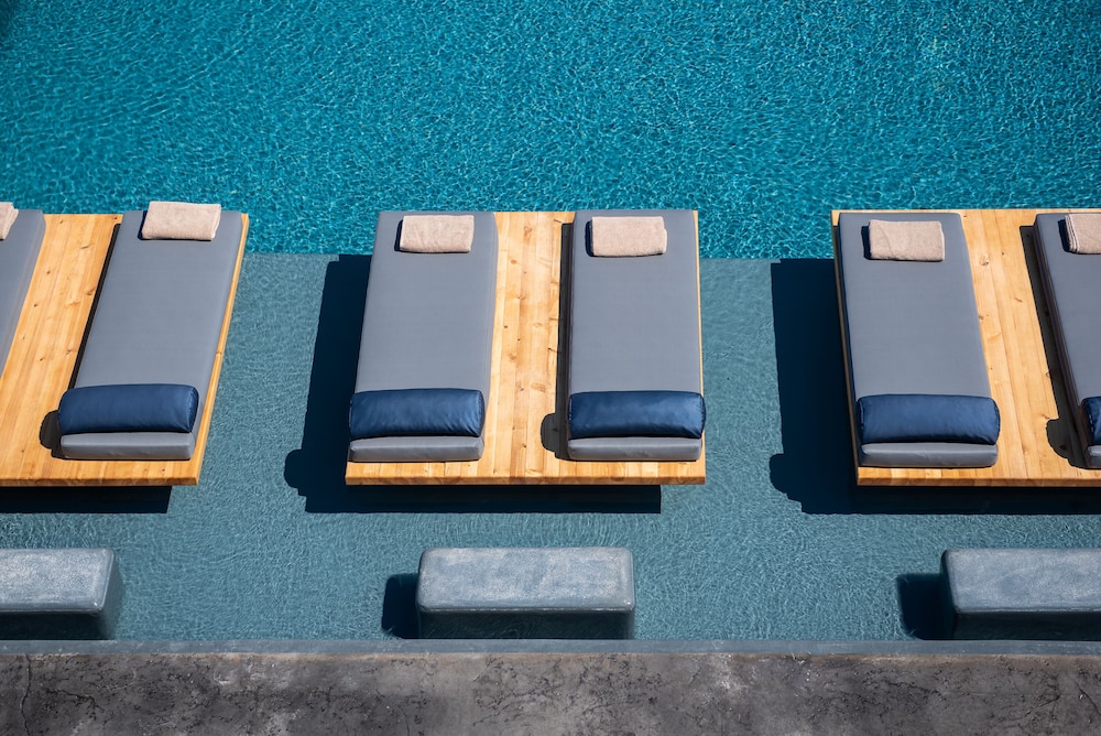 Volcanic Arc Santorini Suites 5/59