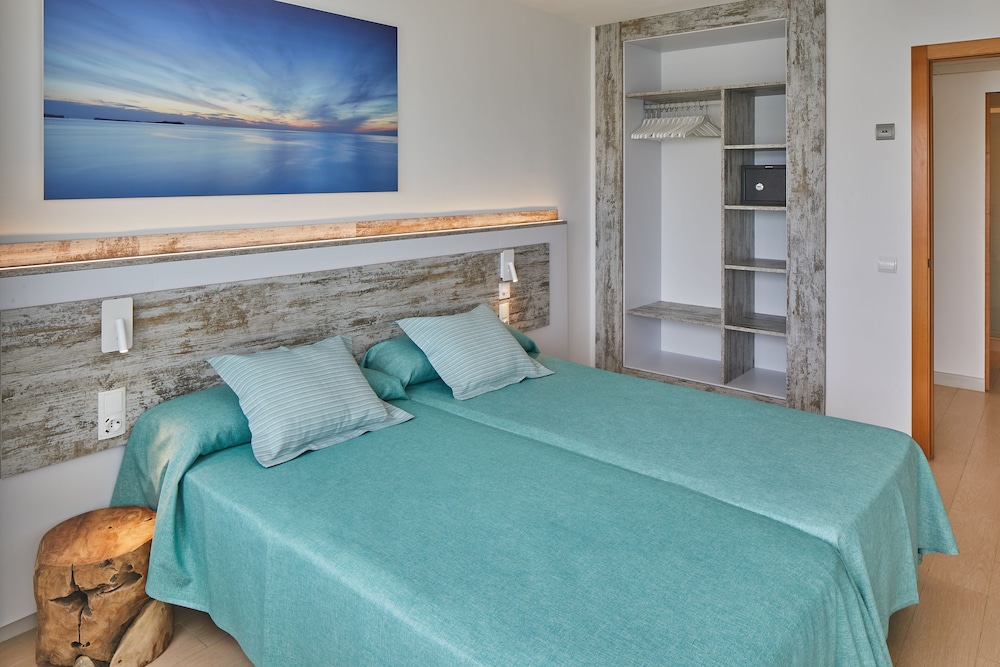 Playa Bella Beach Apartments 10/50