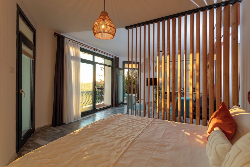 غرفة ملكية بسرير مزدوج بإطلالة على البحر مع أريكة، Villa Marine Apart Hotel 4/5