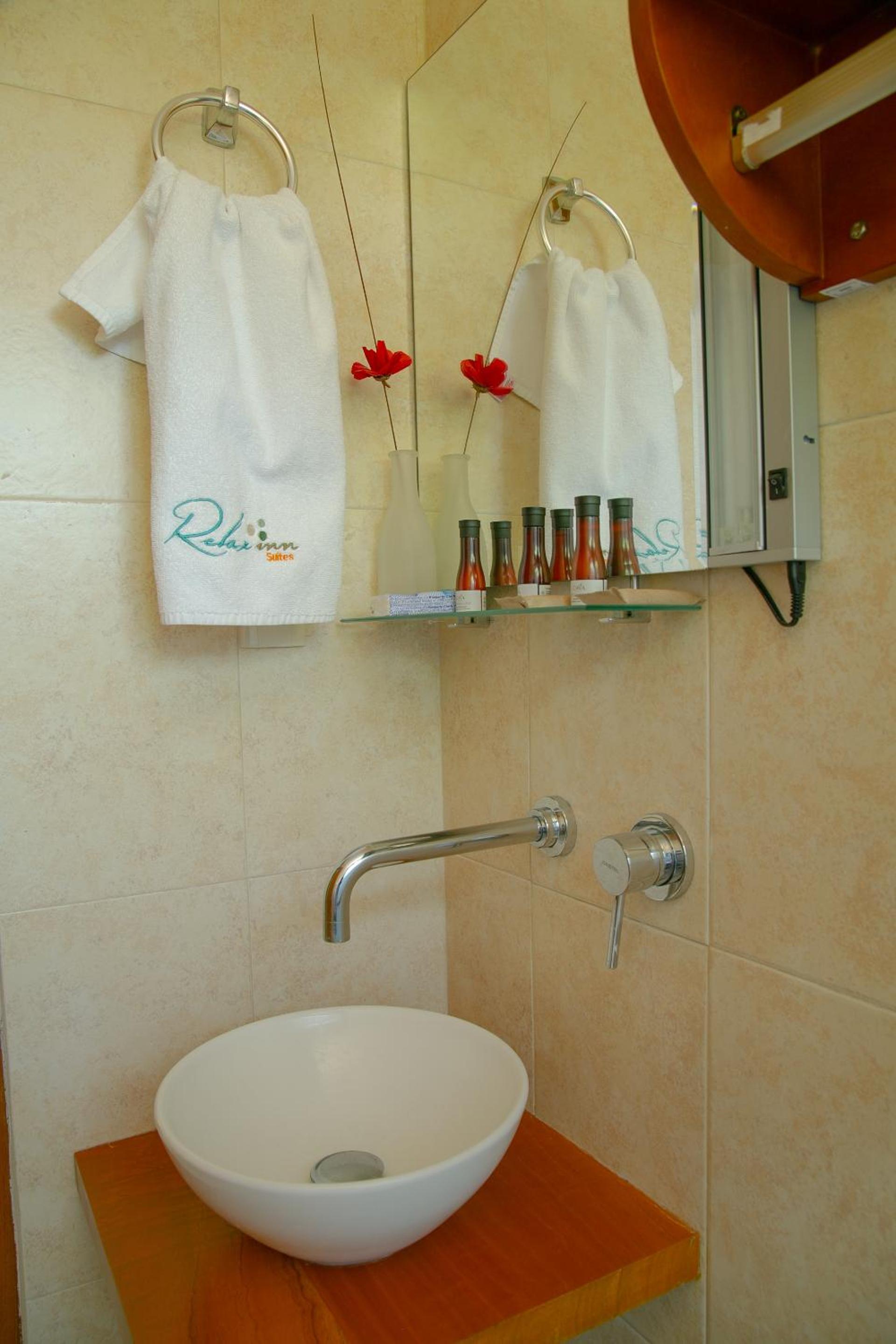 Relax Inn Suites 49/50