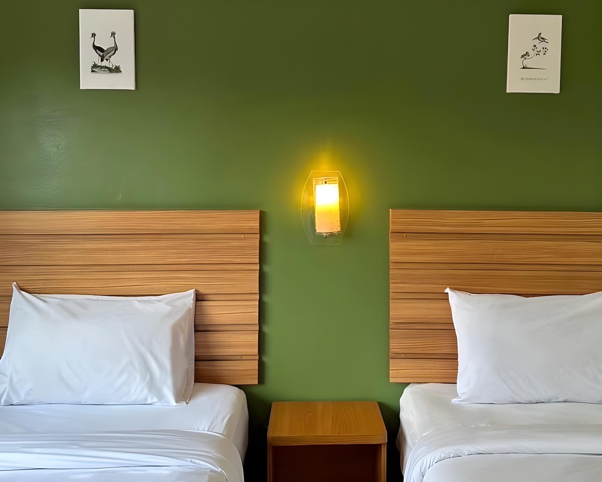 Ponburi Hotel 33/90