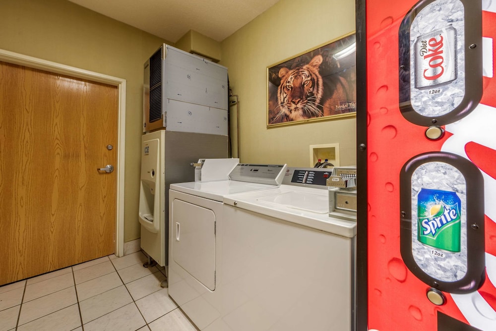 Econo Lodge Colorado Springs near Airport 12/21