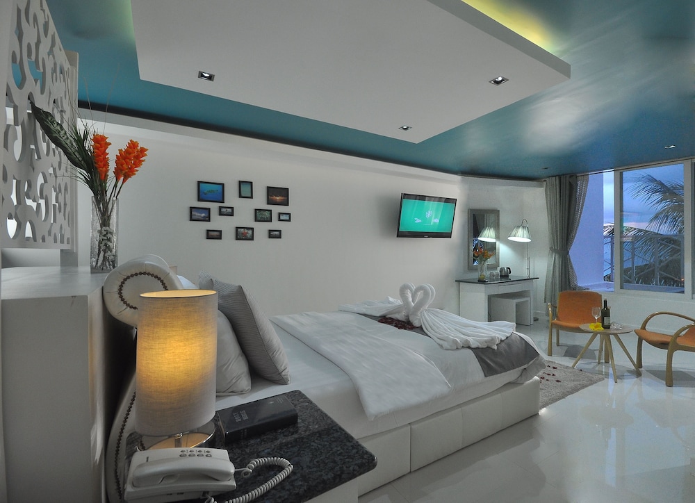 Boracay Ocean Club Beach Resort 49/77