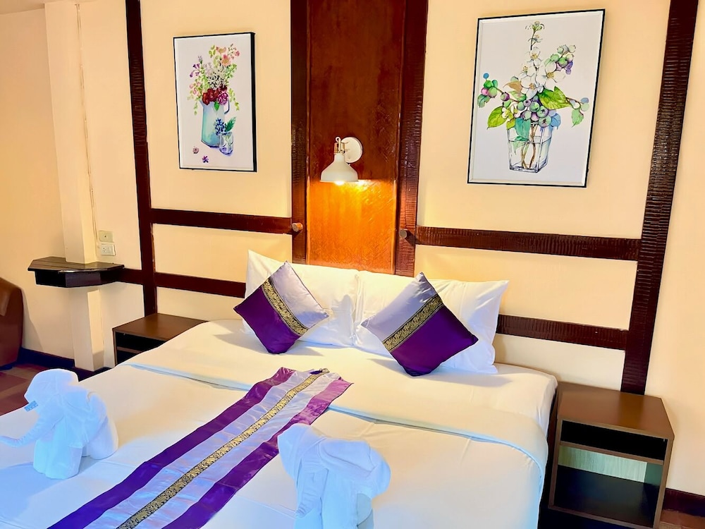 Khao Sok River Lodge 8/50