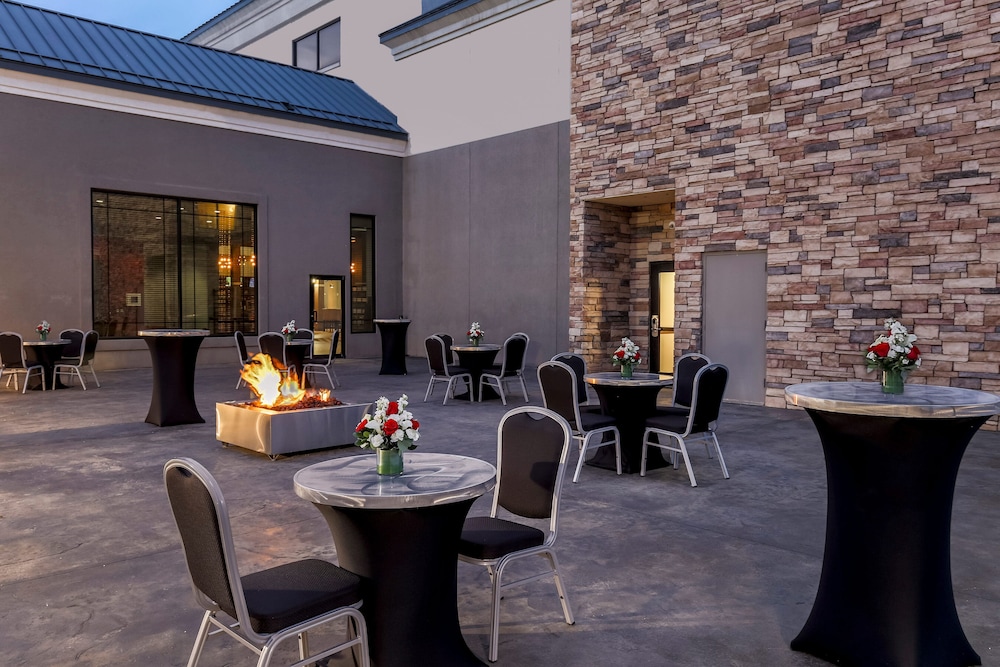 Four Points by Sheraton Bentonville 22/37