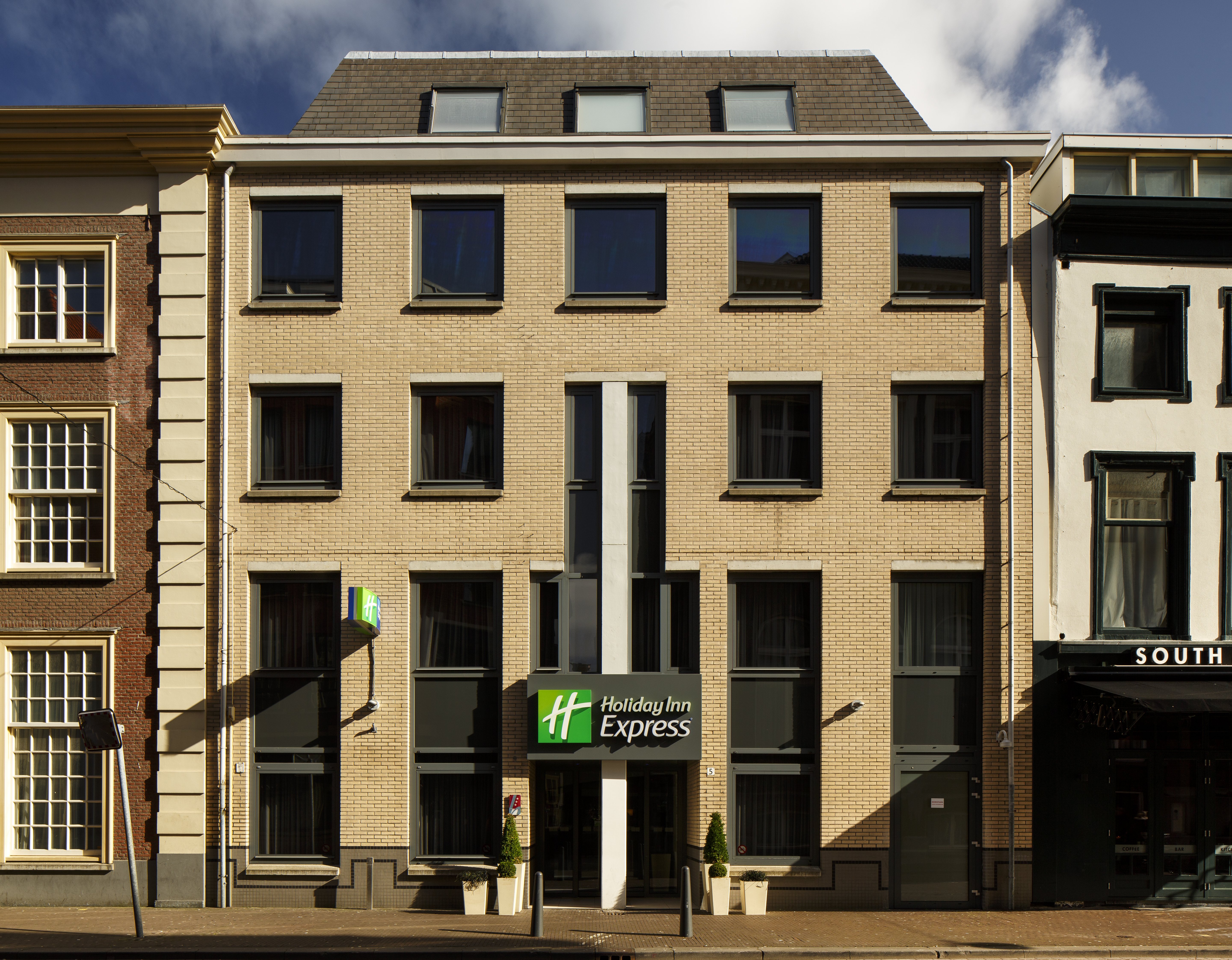 HOLIDAY INN EXPRESS THE HAGUE - PARLIAMENT 2/75