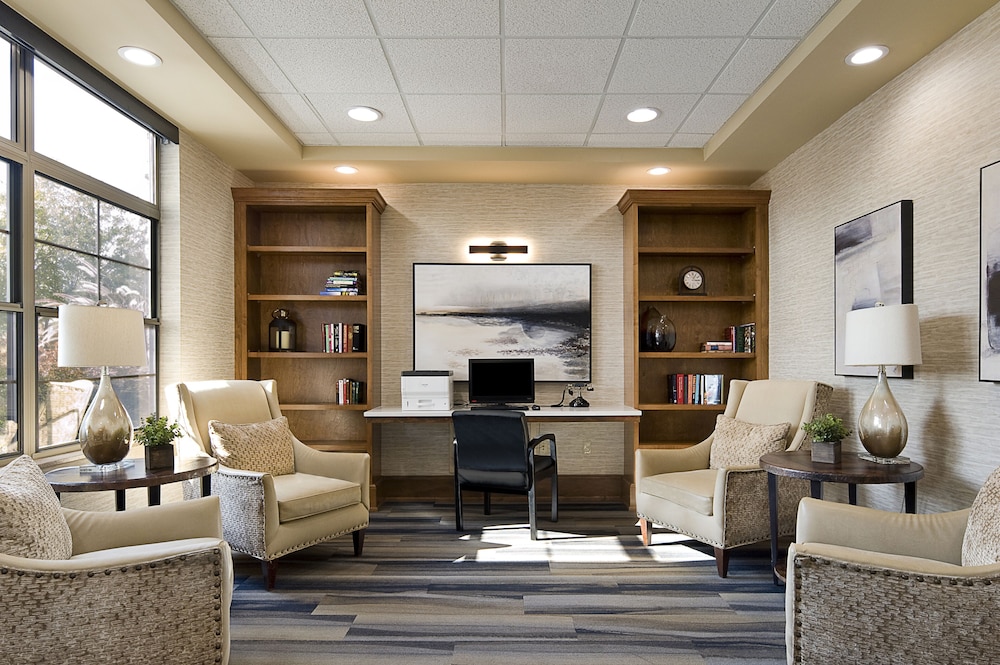 Clubhouse Hotel Suites Sioux Falls 46/67