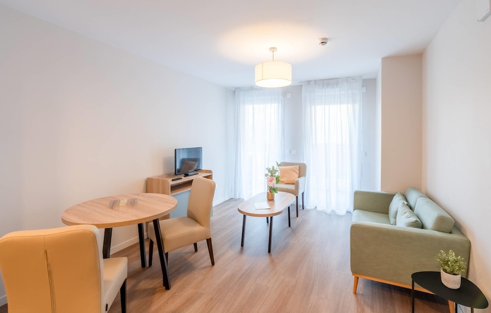 Quality Aparthotel Moissy-Cramayel 22/38