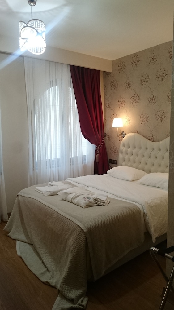 Ottoman Suites 26/50